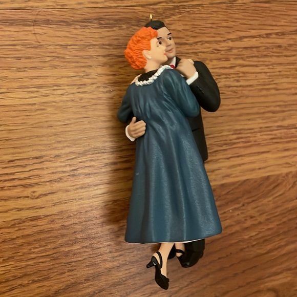 I Love Lucy- 2000 Hallmark Christmas Ornament - Dancing with Desi - Picture 6 of 8